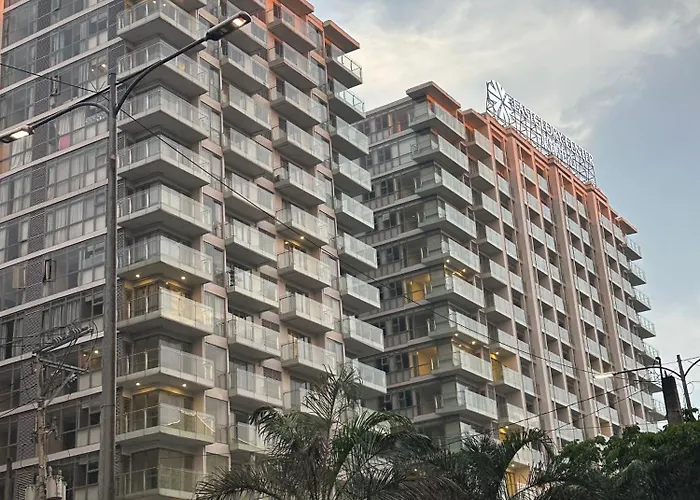 Family 2br With View Near Airport, Of Dreams, Moa, And Okada Apartahotel Manila
