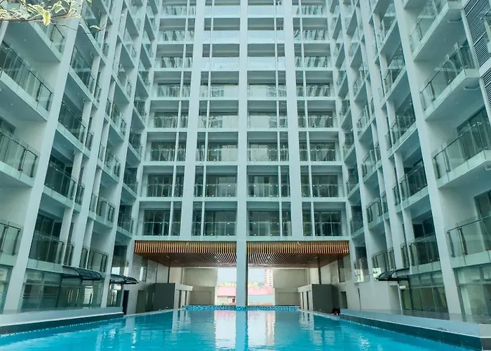 Family 2br With View Near Airport, Of Dreams, Moa, And Okada